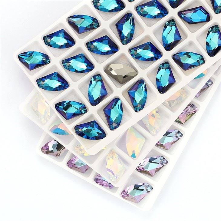 Small Crystal Pendant blue